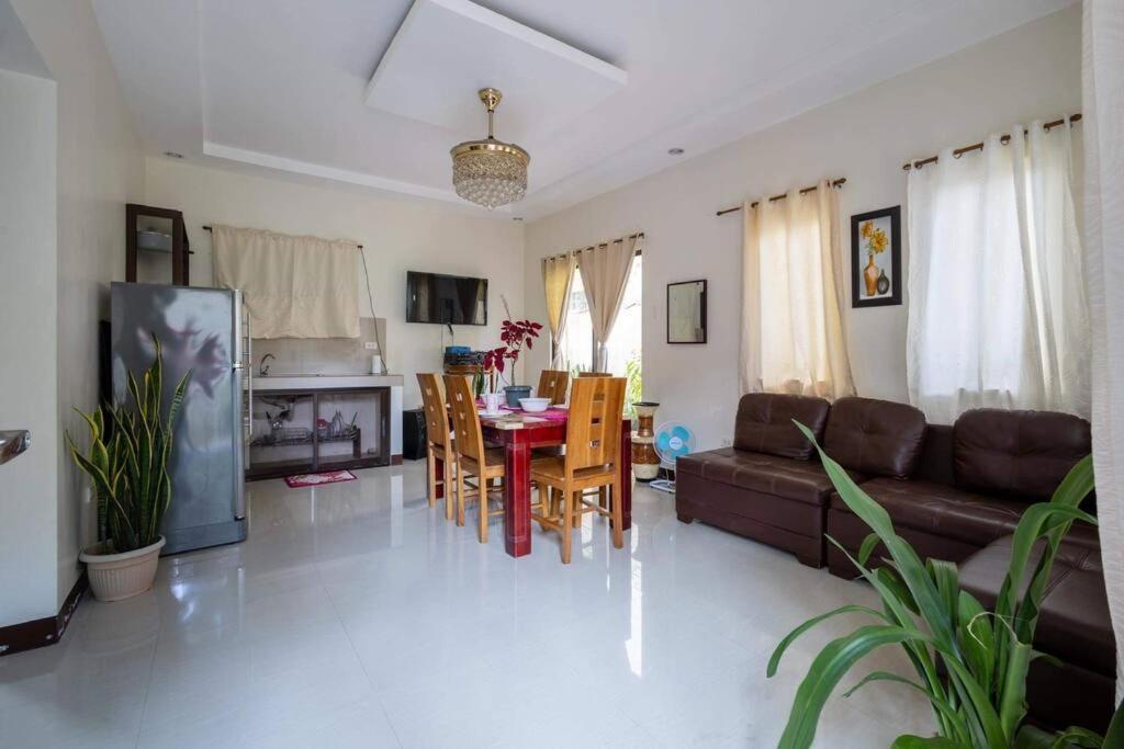 House Staycation Tagaytay Tagaytay City Dış mekan fotoğraf